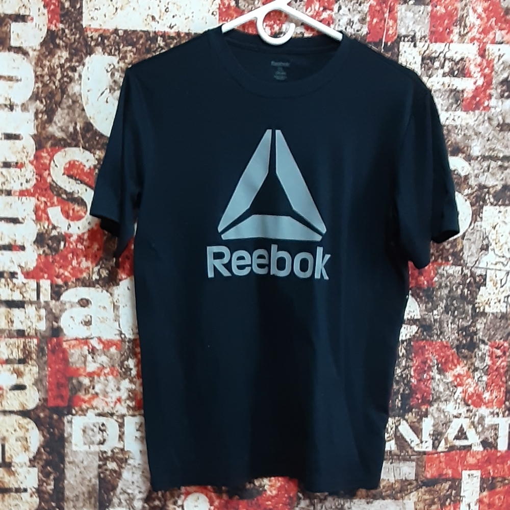 Reebok logo tshirt